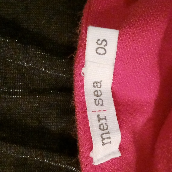 *SOLD* Travel Wrap, Cozy, Classy - Picture 6 of 8